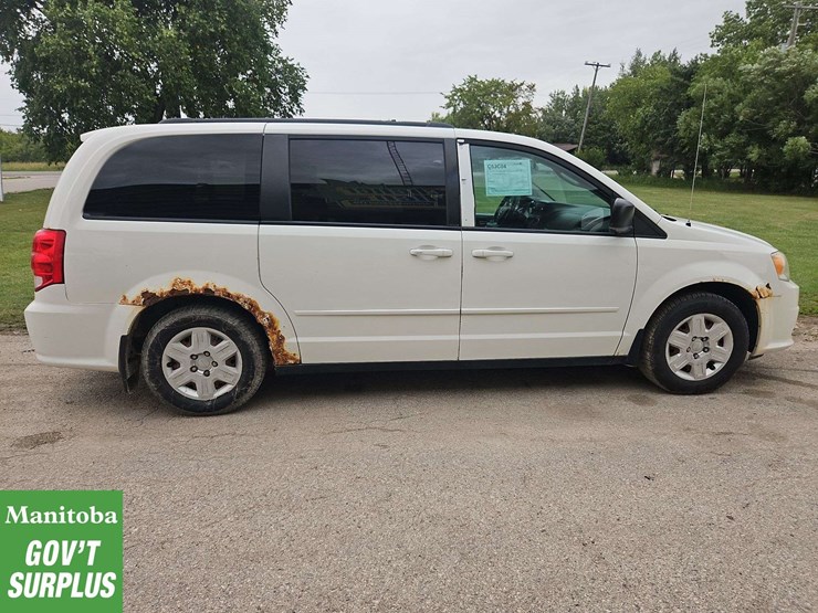 2012-dodge-grand-caravan-sxt-image-7