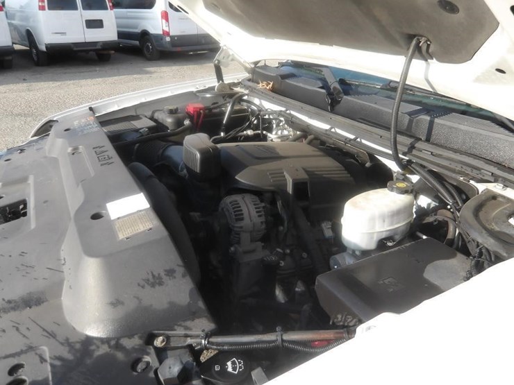 2013-chevrolet-2500-image-8