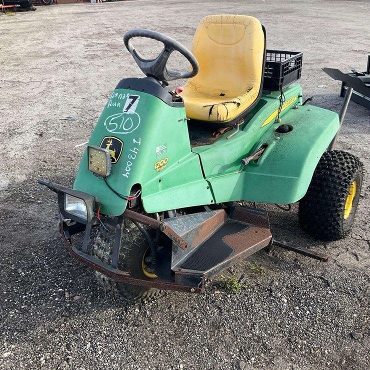 JOHN DEERE 1200