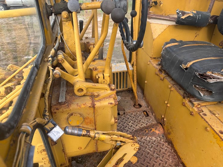 caterpillar-12-image-2