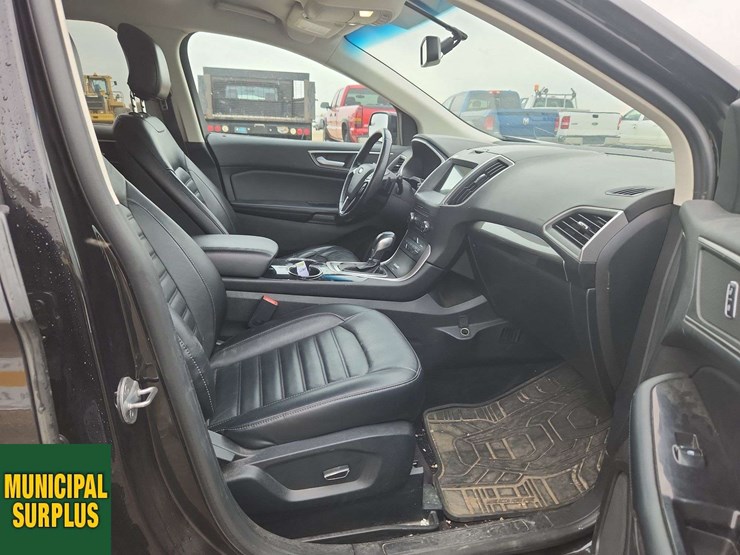 2016-ford-edge-sel-image-17