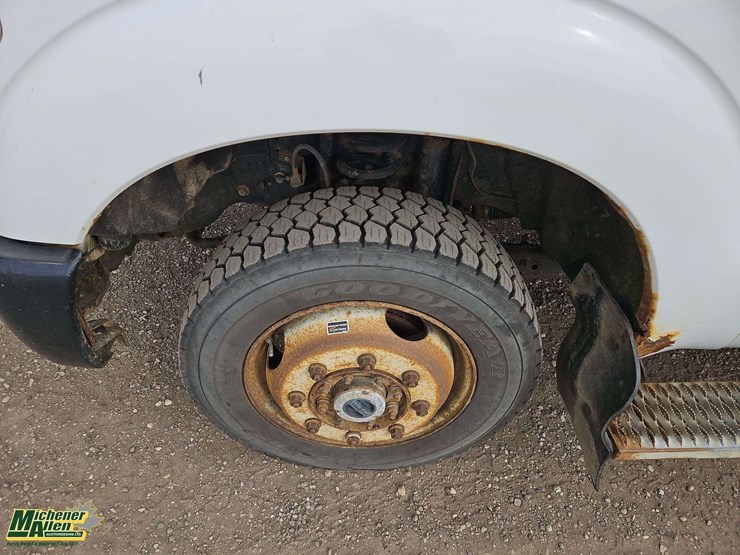 2011-ford-f350-image-9