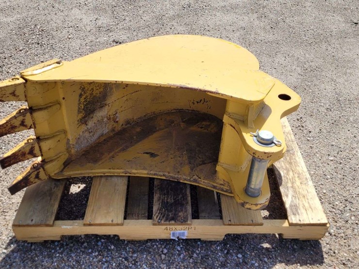 18"-51-cu-ft.-hd-bkt-w/teeth-for-backhoe-or-excavator-image-2