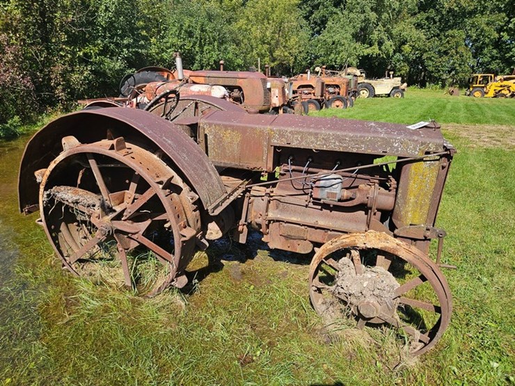 #2530-•-1939-case-c-tractor-image-7