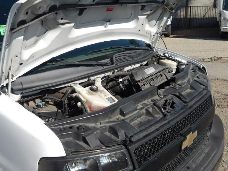 2019-utility-van-image-8