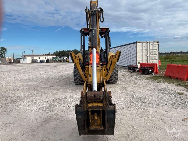 2015-caterpillar-420f2-it-image-2