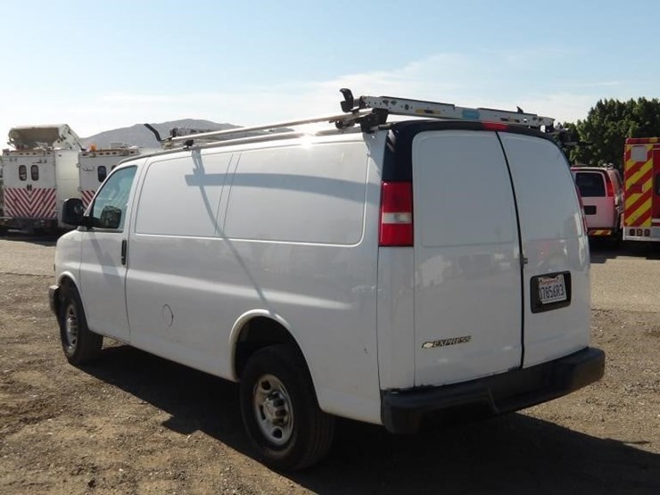 2019-utility-van-image-4
