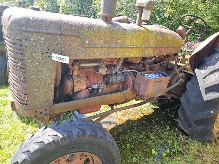#2521-•-mccormick-w9-tractor-image-13