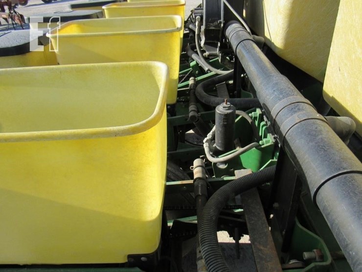 john-deere-7200-image-9
