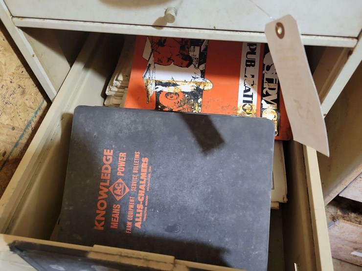 allis-chalmers-and-midwest-equipment-manuals-image-2