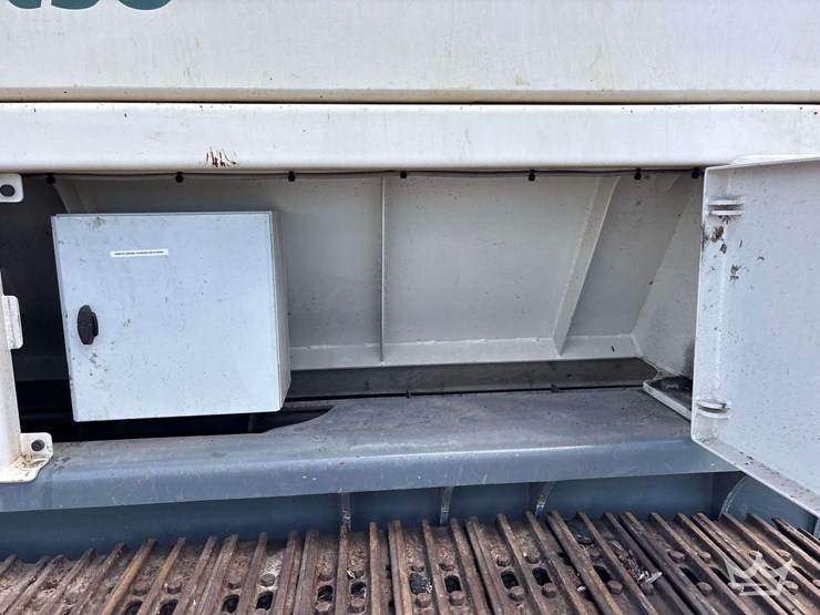 2021-metso-m-and-j-preshredder-4000m-dual-shaft-tracked-tire-shredder-machine-w/-extra-parts-image-8