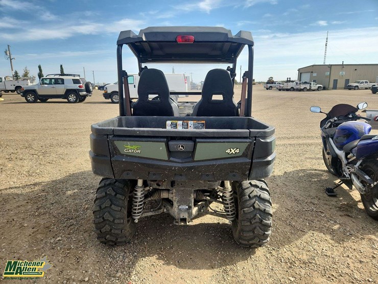 2019-john-deere-gator-image-6