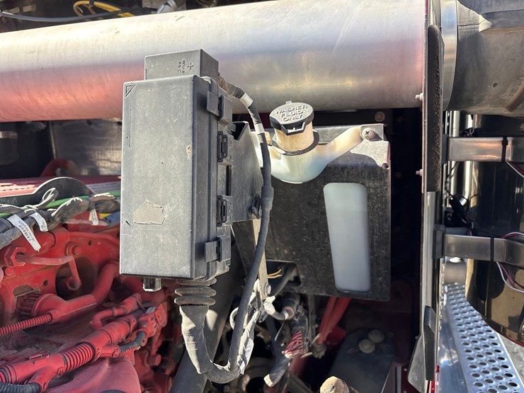 2023-kenworth-w900l-image-50