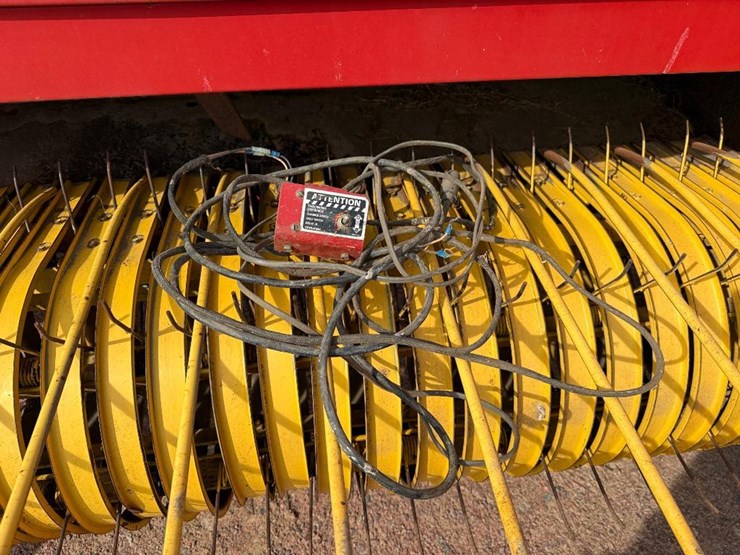 new-holland-575-image-22