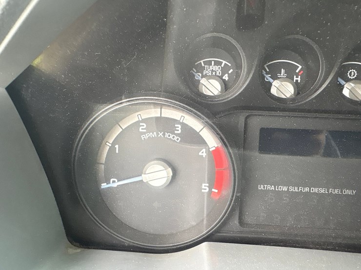 2015-ford-f550-image-61