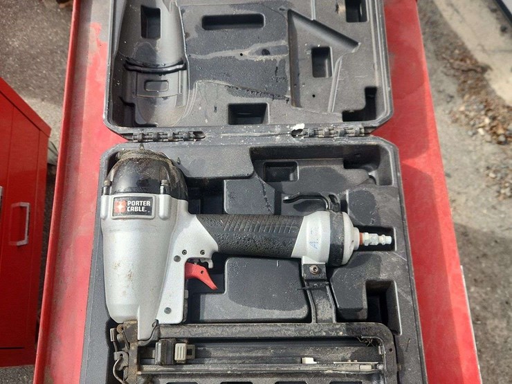 porter-cable-pneumatic-finish-nailer-image-1