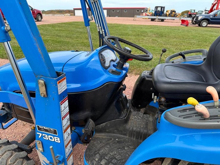 new-holland-tc25d-image-33