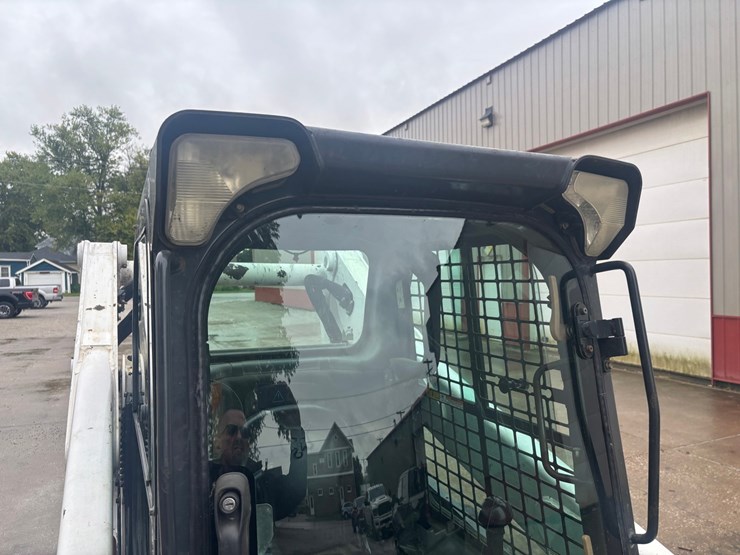 2015-bobcat-t770-image-23