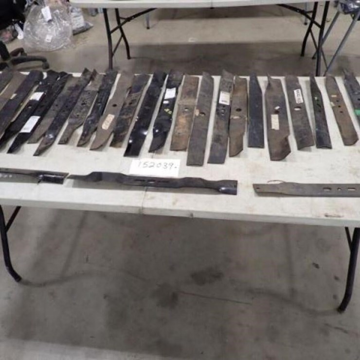 Large Quantity of Mixed Lawn Mower Blades