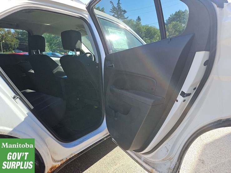 2017-chevrolet-equinox-image-22
