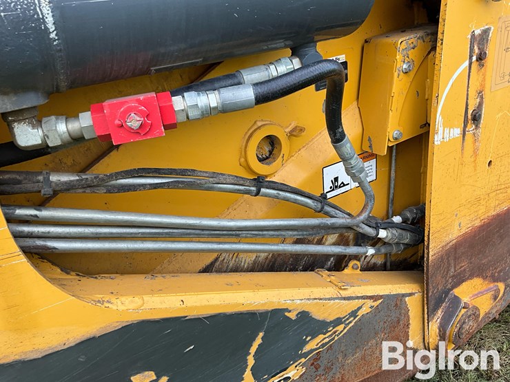 2021-deere-2412e-image-13