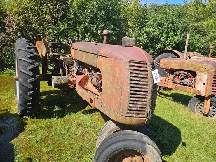 #2528-•-cockshutt-f3-tractor-image-9