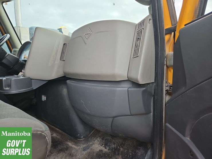 2009-international-durastar-4400-image-24