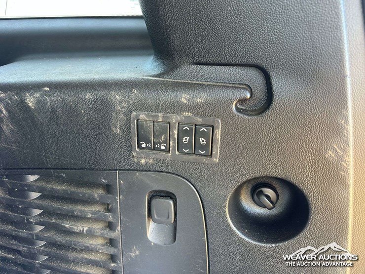 2018-chevrolet-suburban-image-45