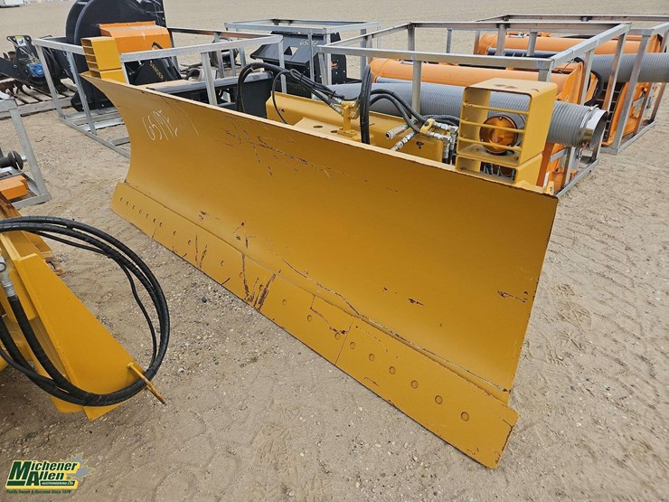 104in-hydraulic-2-way-snow-blade-attachment-image-1