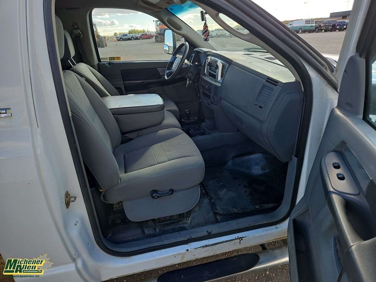 2007-dodge-ram-3500-image-14