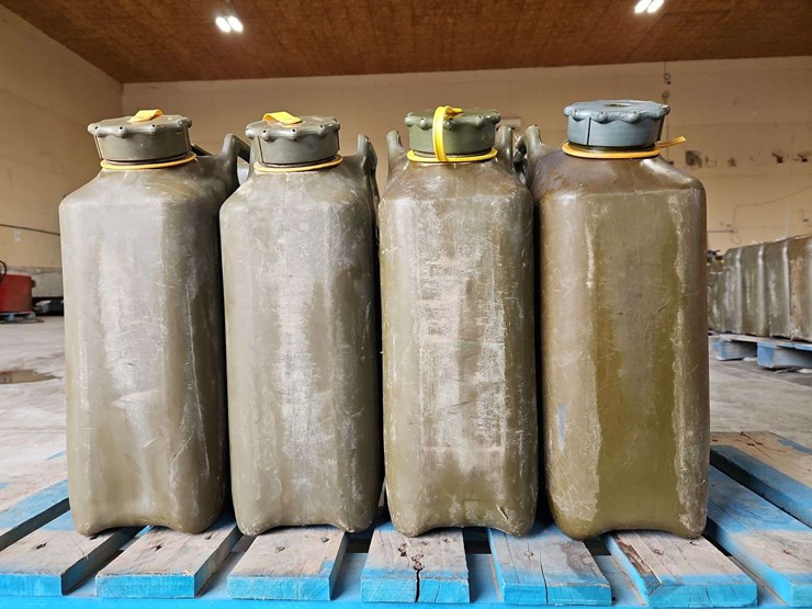 4-20l-diesel-fuel-cans-image-1