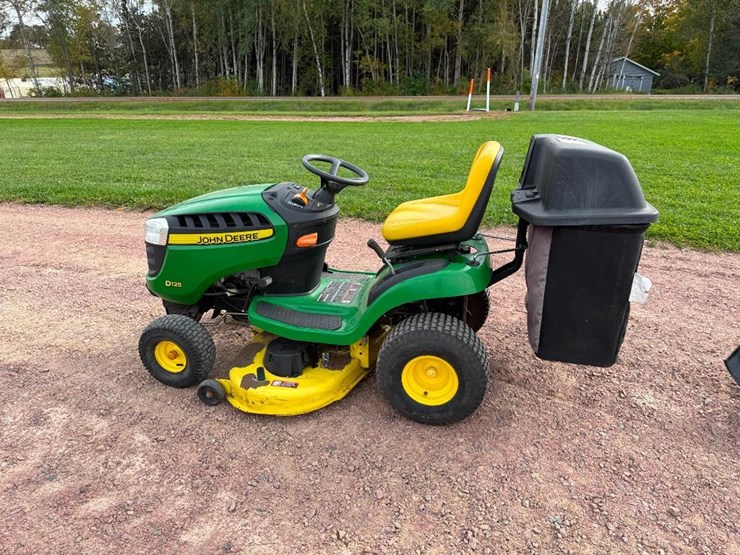 2014-john-deere-d125-image-4