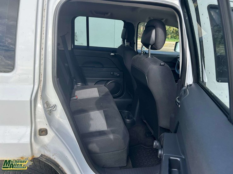 2016-jeep-patriot-image-15