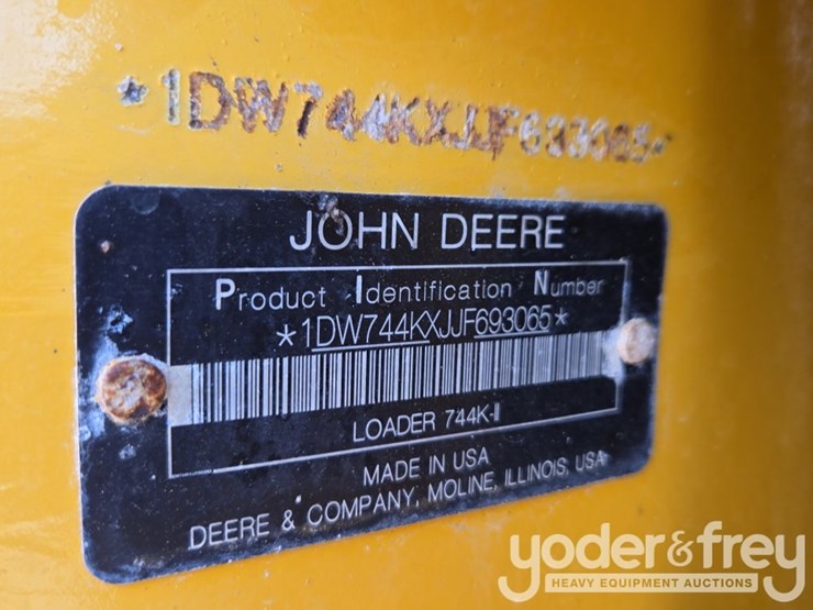 2019-deere-744k-image-71