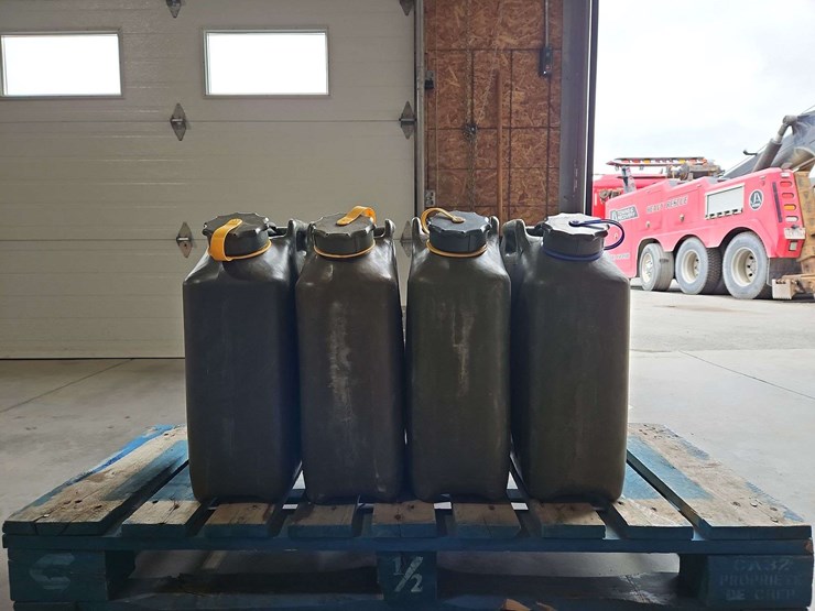 4-20l-diesel-fuel-cans-image-1