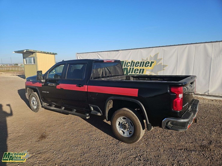 2020-chevrolet-silverado-2500hd-image-3