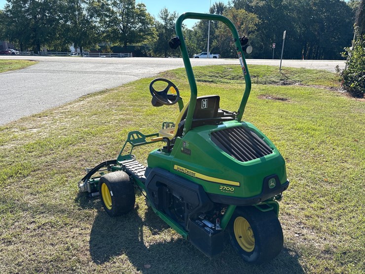 john-deere-2700-image-3