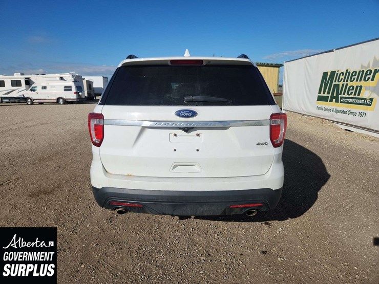 2017-ford-explorer-image-6