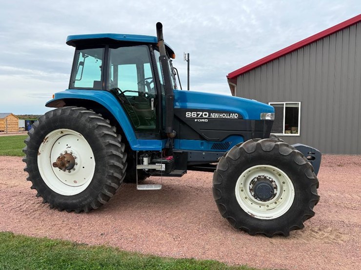 new-holland-8670-image-3