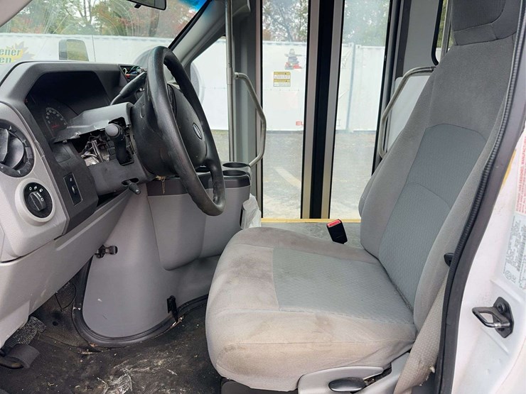 2017-ford-e450-image-20