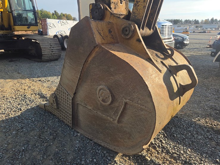 caterpillar-330b-image-12