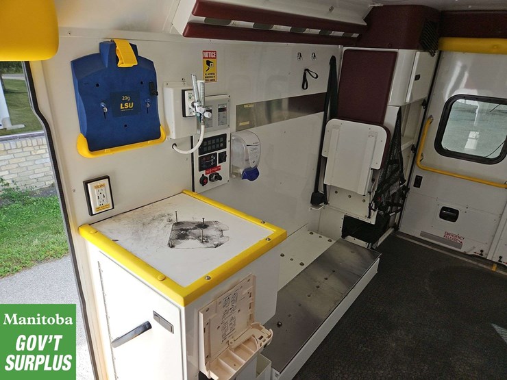2020-chevrolet-express-s/a-ambulance-image-14