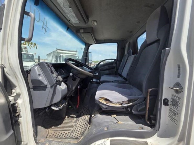 2017-isuzu-jale5w16xh7304208-image-6