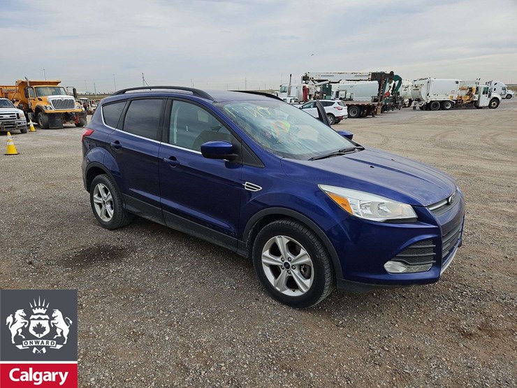 2015-ford-escape-se-image-2