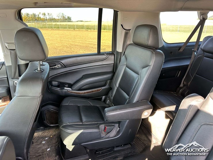 2018-chevrolet-suburban-image-27