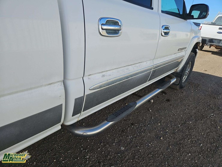 gmc-sierra-2500hd-image-37