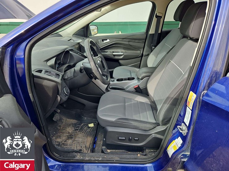 2015-ford-escape-se-image-19
