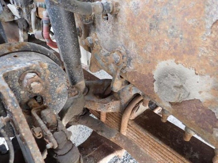 2015-freightliner-114sd-image-30