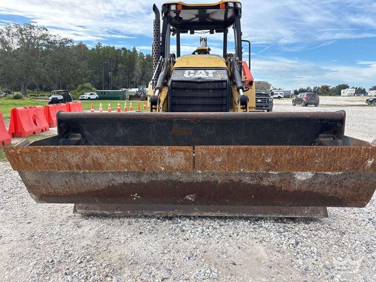 2015-caterpillar-420f2-it-image-1
