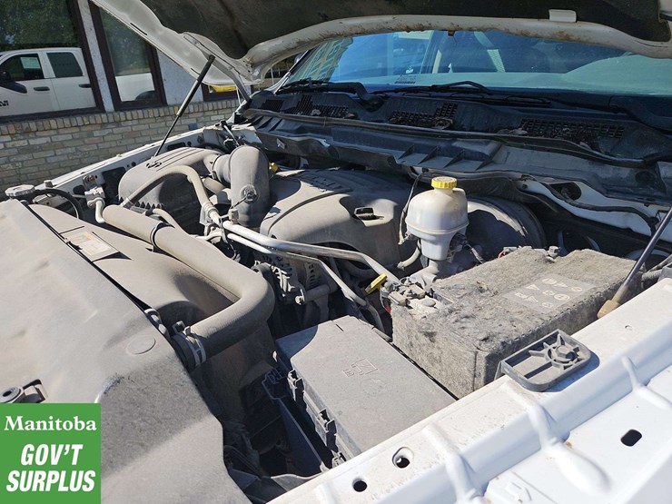 2015-dodge-1500-image-15